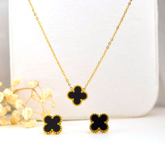 Bead border Clover Charm Set