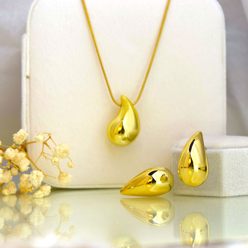 Teardrop Pendant Necklace & Earrings Set