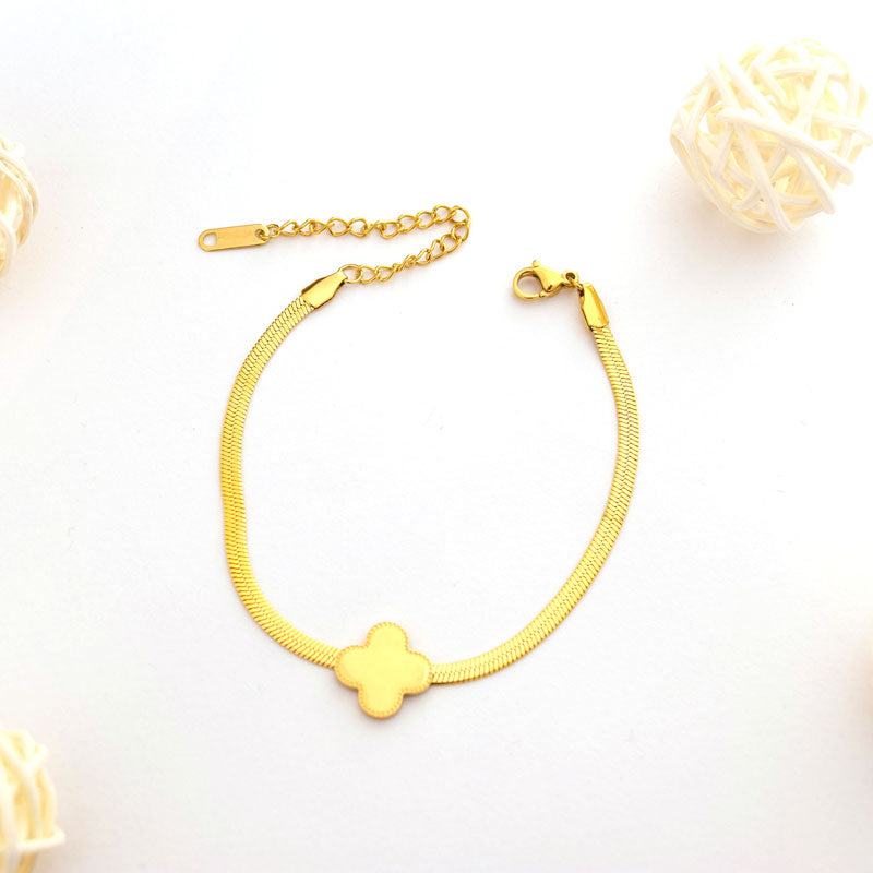 Gold Clover Herringbone Bracelet
