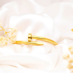 Nail Head Minimal Cuff